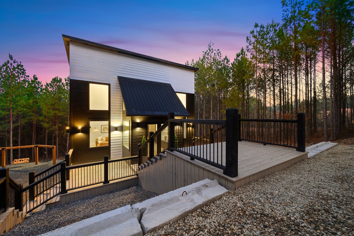 Twilight settles over the hills, creating a calm, unforgettable backdrop.