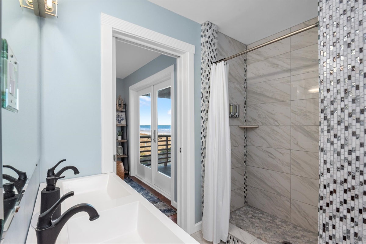 0e7426a7710d45ceb81ccb81ff19dbba Large | Beachhouse | Texas | TX | Vacation Homes | Galveston | Crystal Beach | Kokomo | Breezy Days | Beachfront Elegance | Sunrise Serenity | Southern Sands Property Management, LLC