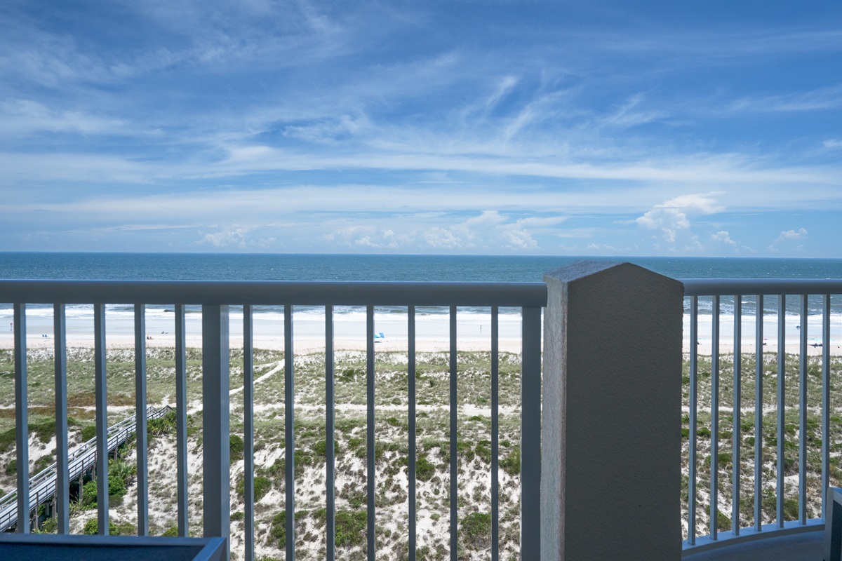 PRIVATE BALCONY