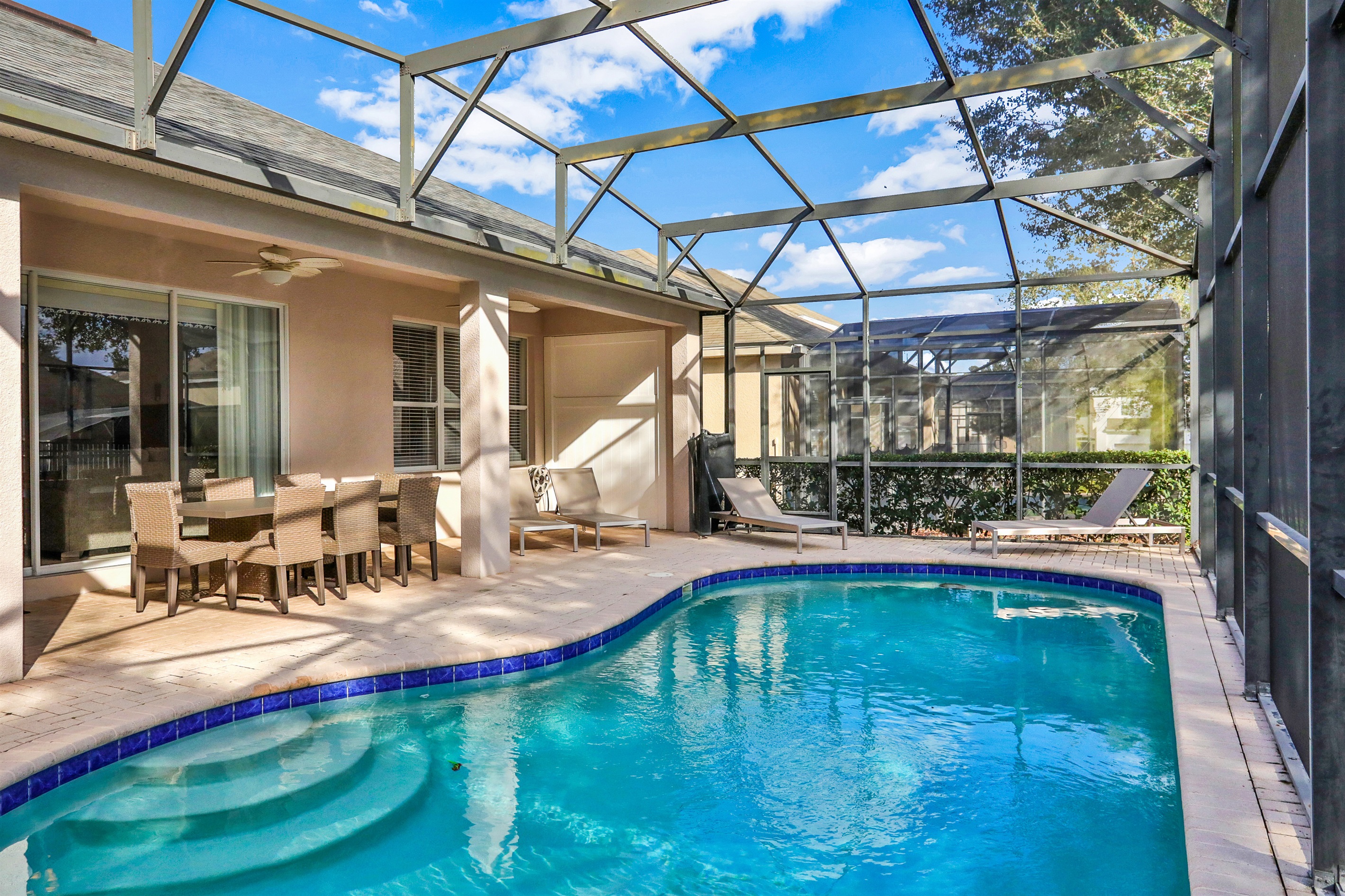 Relaxing pool with seating for 12