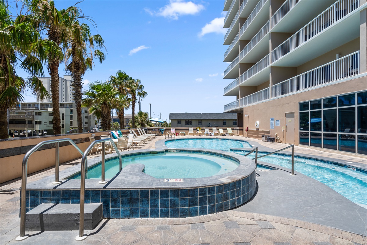 North Pool/Hot Tub