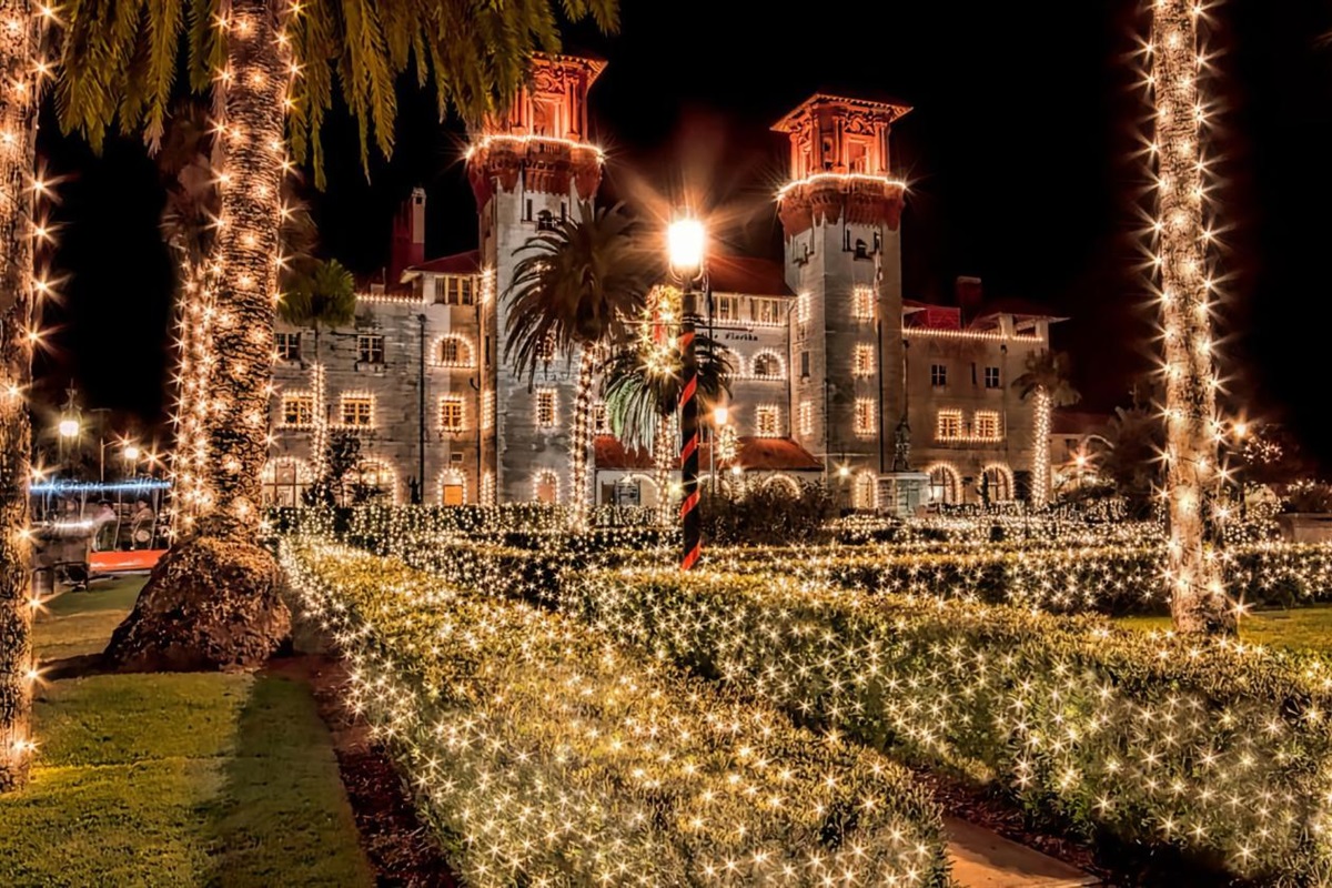 - St Augustine holiday lights glowing brightly at night - Sparkling festive atmosphere visitors love during the season - Iconic illuminated scene minutes from the stay and restaurants