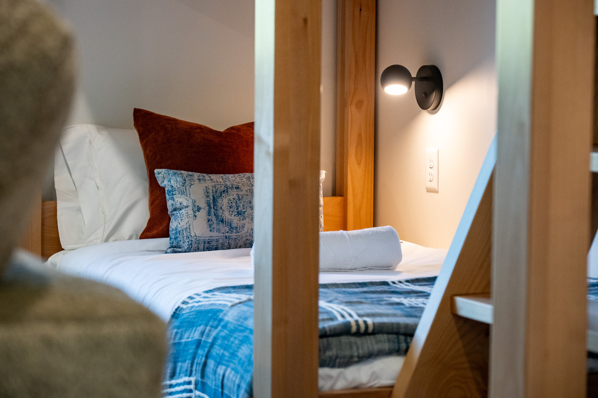 Cozy Bunkroom for family nights