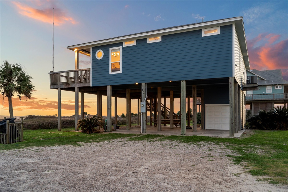 0e9e7c9930164f8daf693802f2aeb9ae Large | Beachhouse | Texas | TX | Vacation Homes | Galveston | Crystal Beach | Kokomo | Breezy Days | Beachfront Elegance | Sunrise Serenity | Southern Sands Property Management, LLC