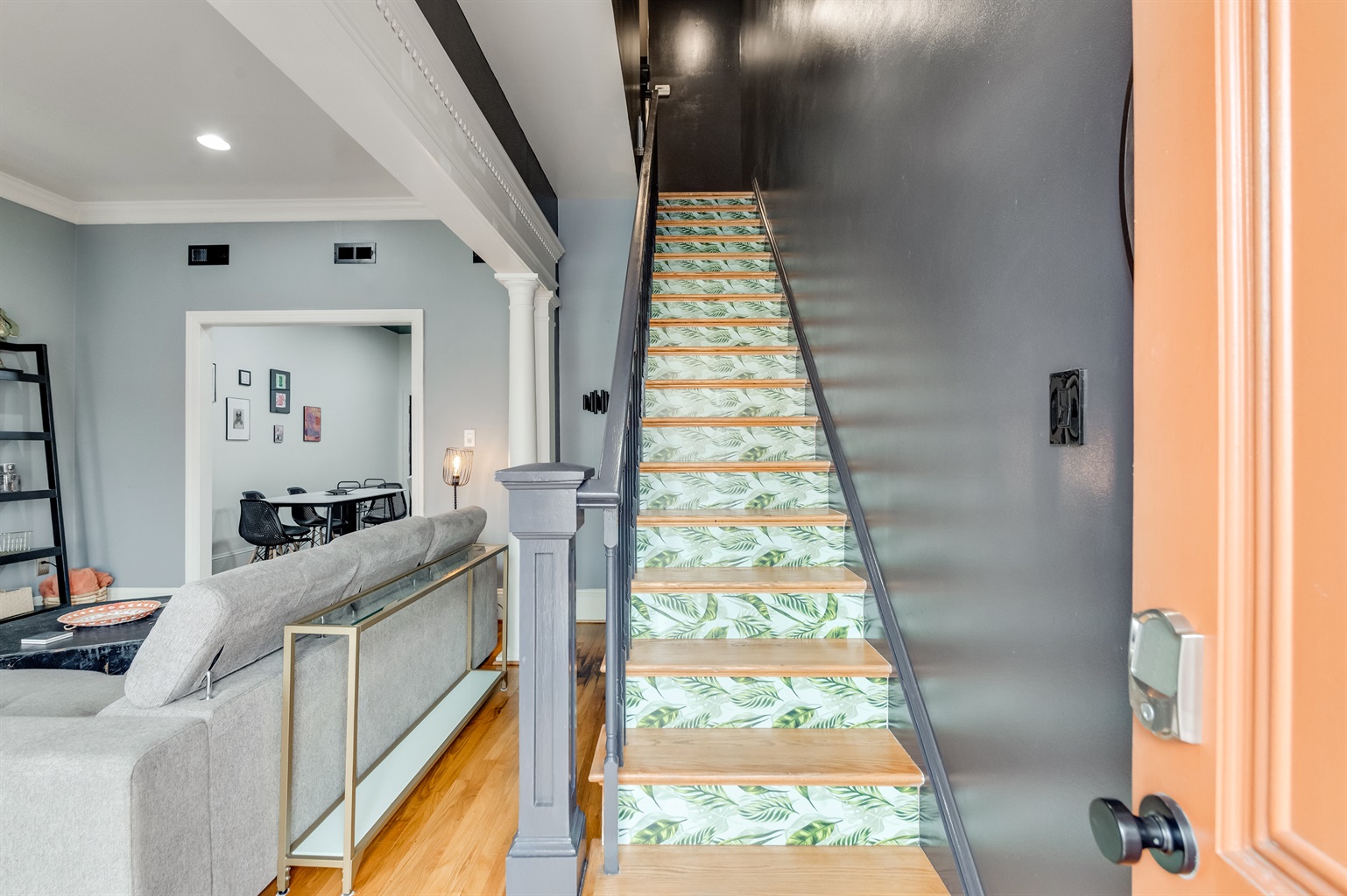 Stunning staircase: Climb to new adventures with vibrant leaf-patterned steps!