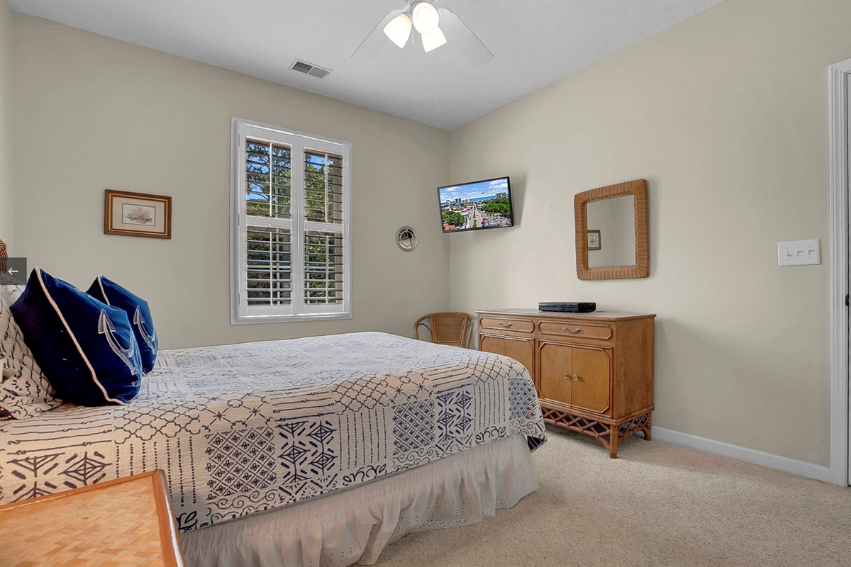 Queen in 2nd Bedroom