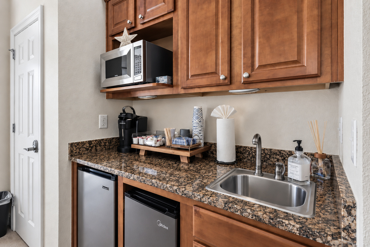 Second Floor Wet Bar