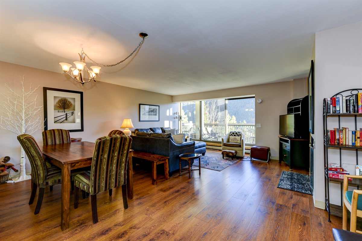 Dining room off kitchen