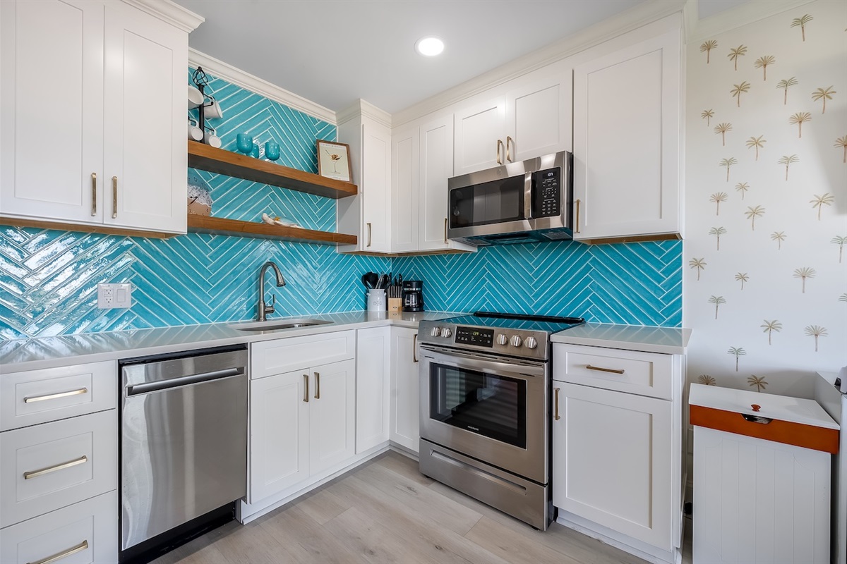 Kitchen | Susu's Sea Cabin | 238C 1300 Ocean Blvd | Isle of Palms, SC | IOP Escapes