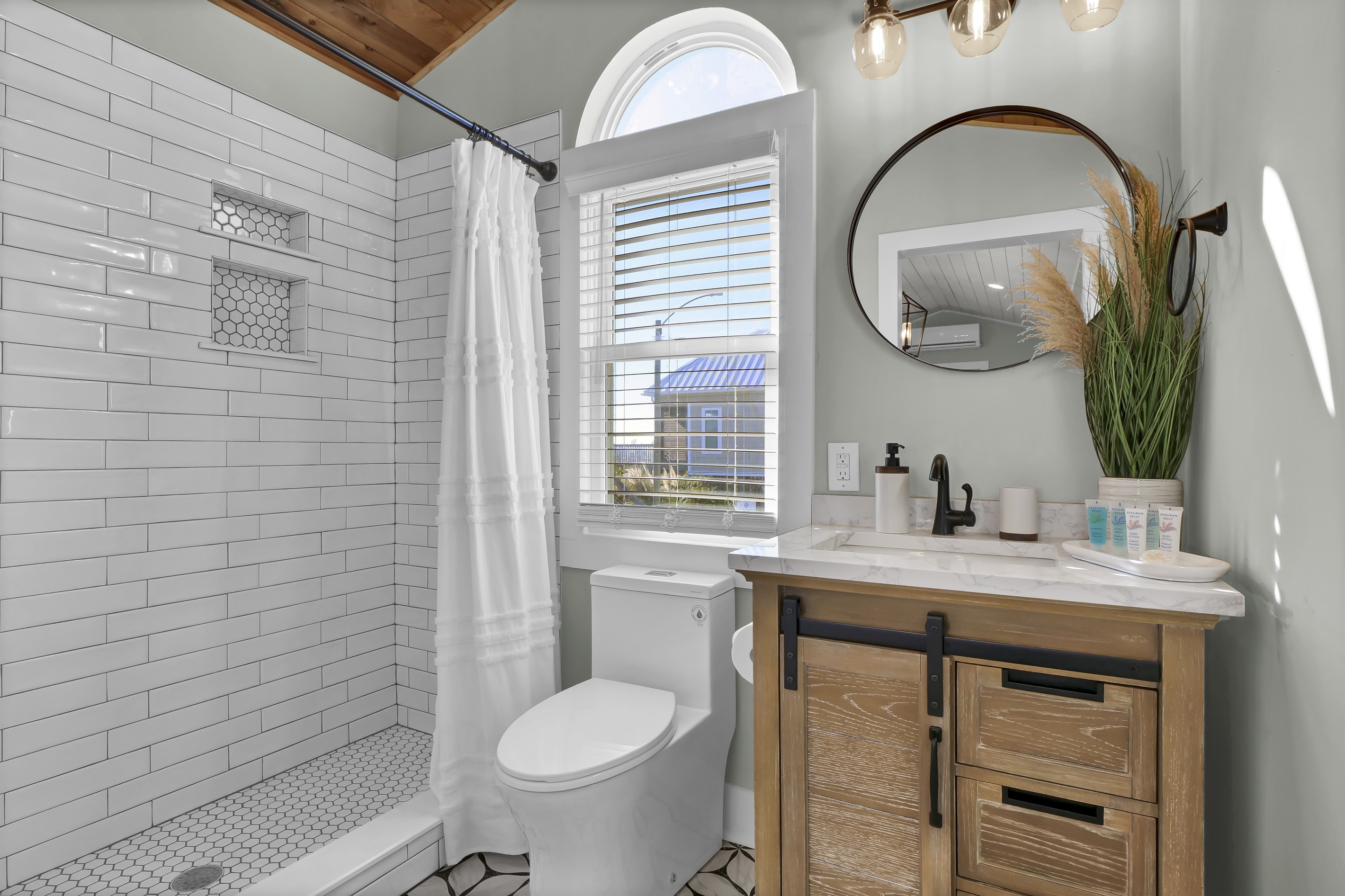 Apartment Bathroom 3