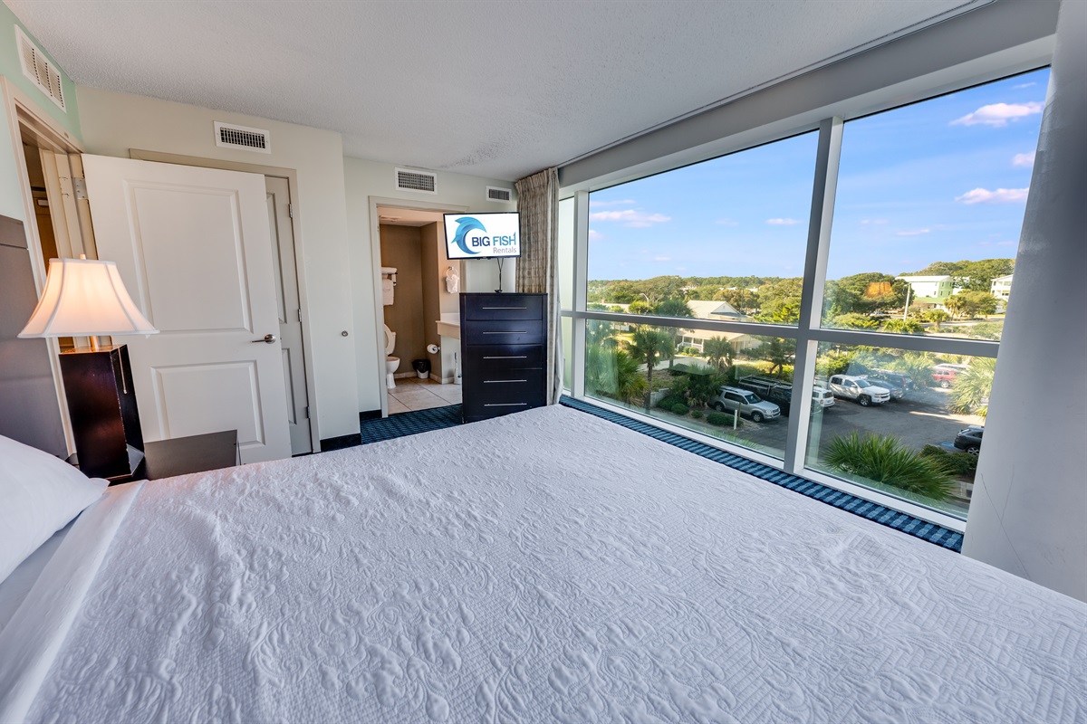Beautiful Bedroom with Amazing Views 🌊☀️