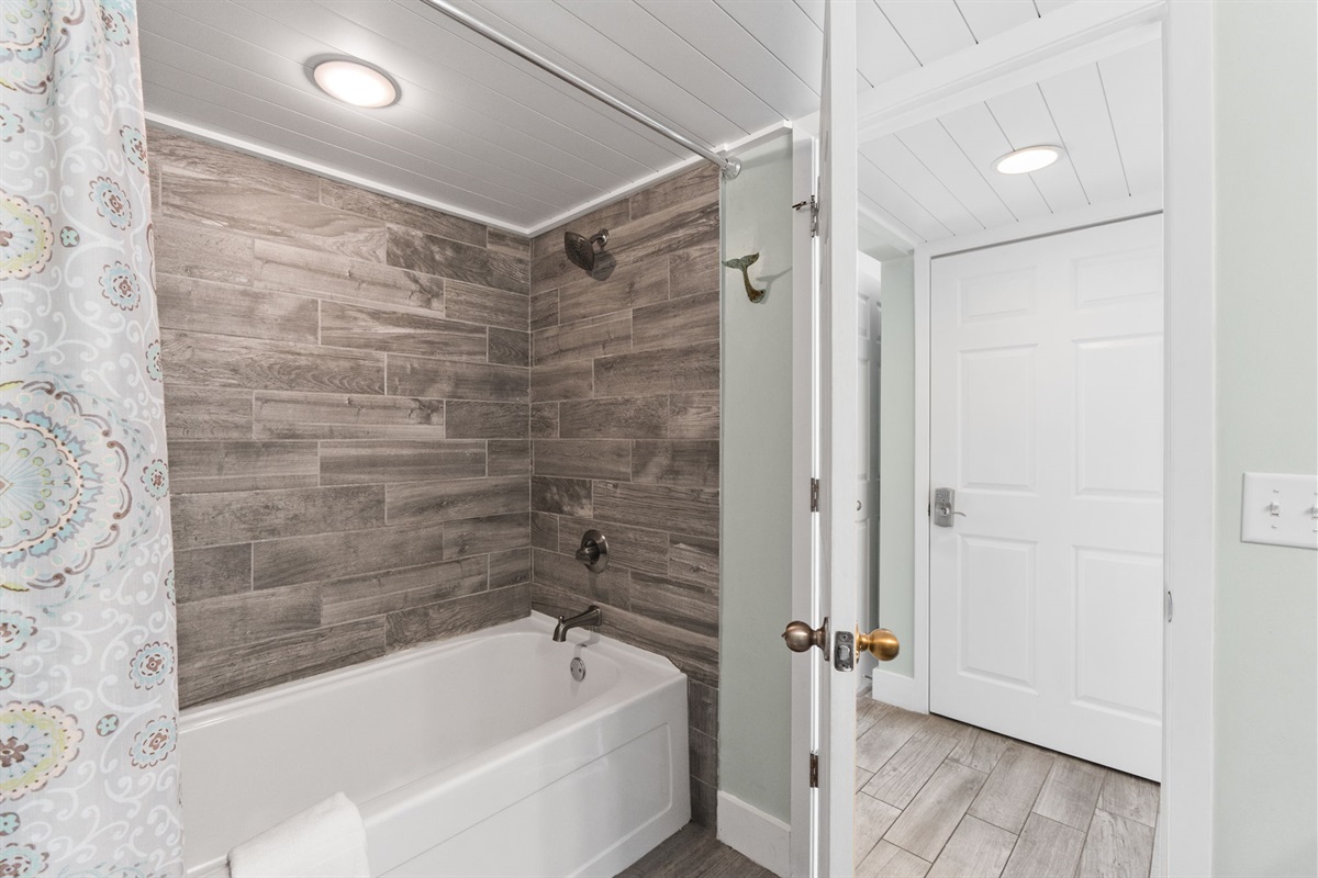 Bedroom 3 Ensuite Bathroom