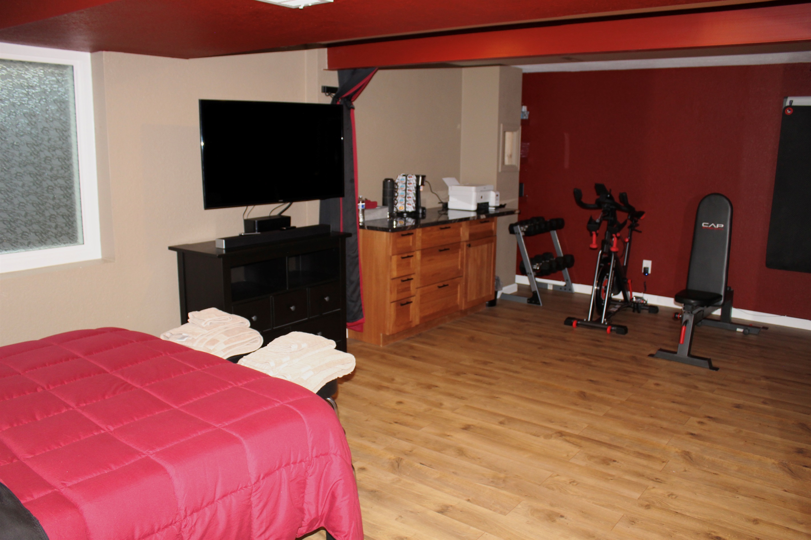 BR5 — Canyon Cave includes TV, gym, coffee station & ensuite bath.