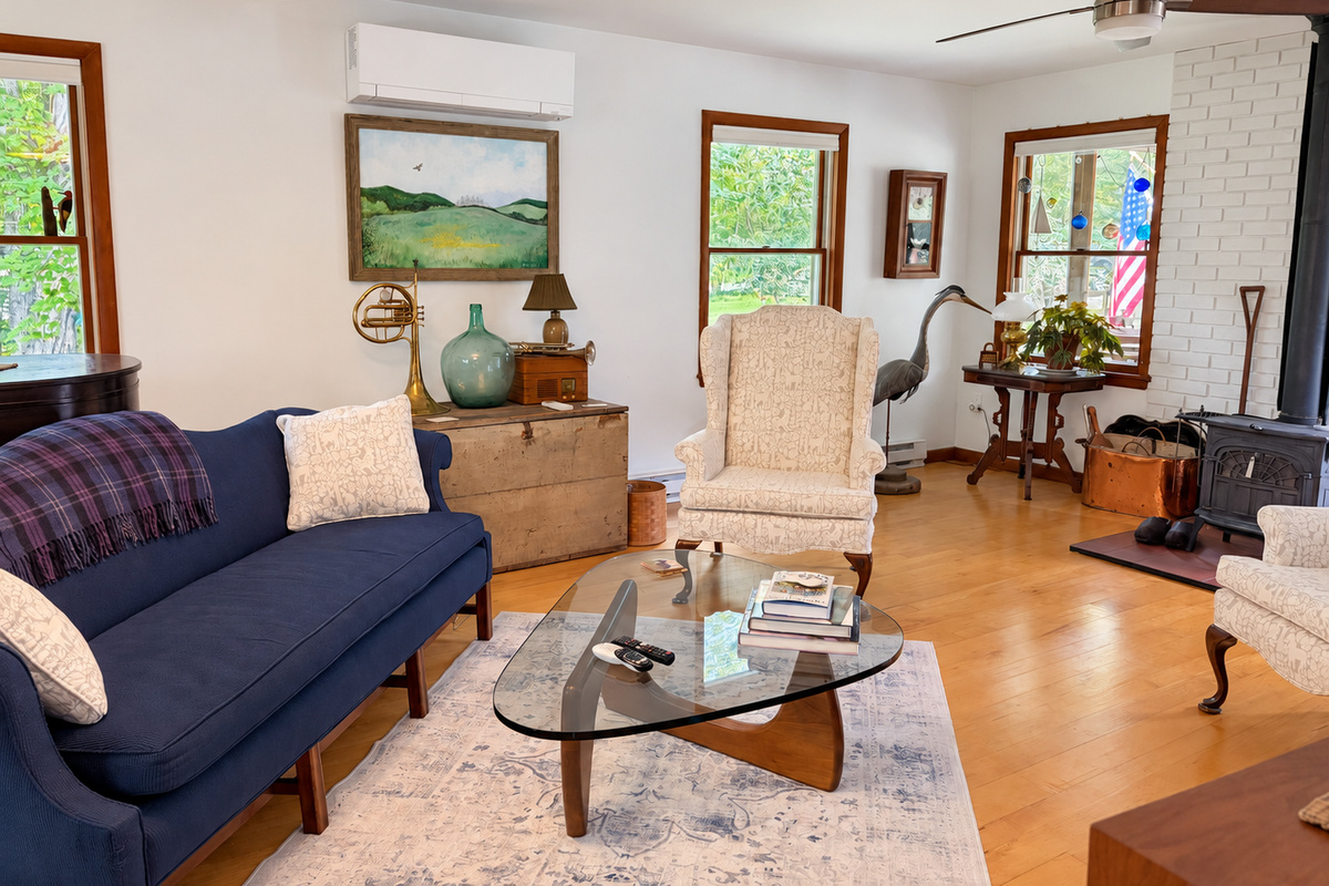 Spacious living room.