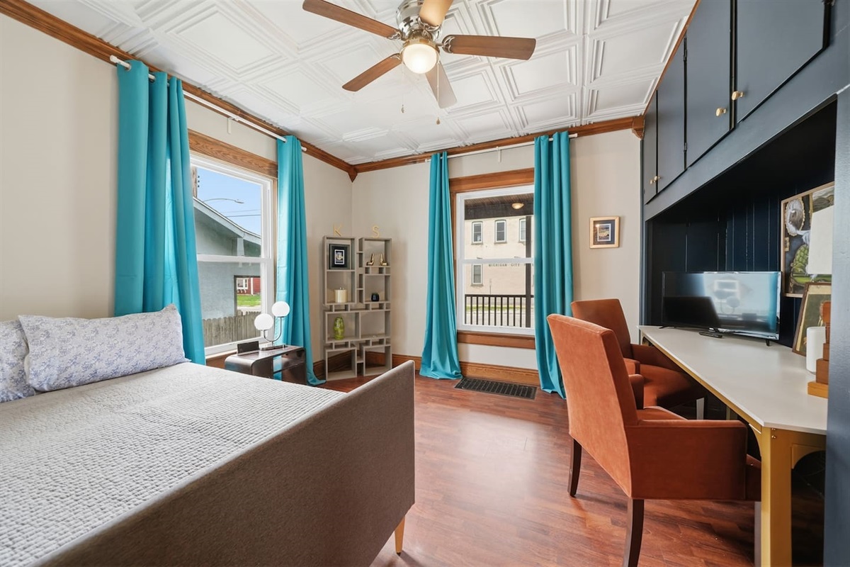 Pine Street Flat