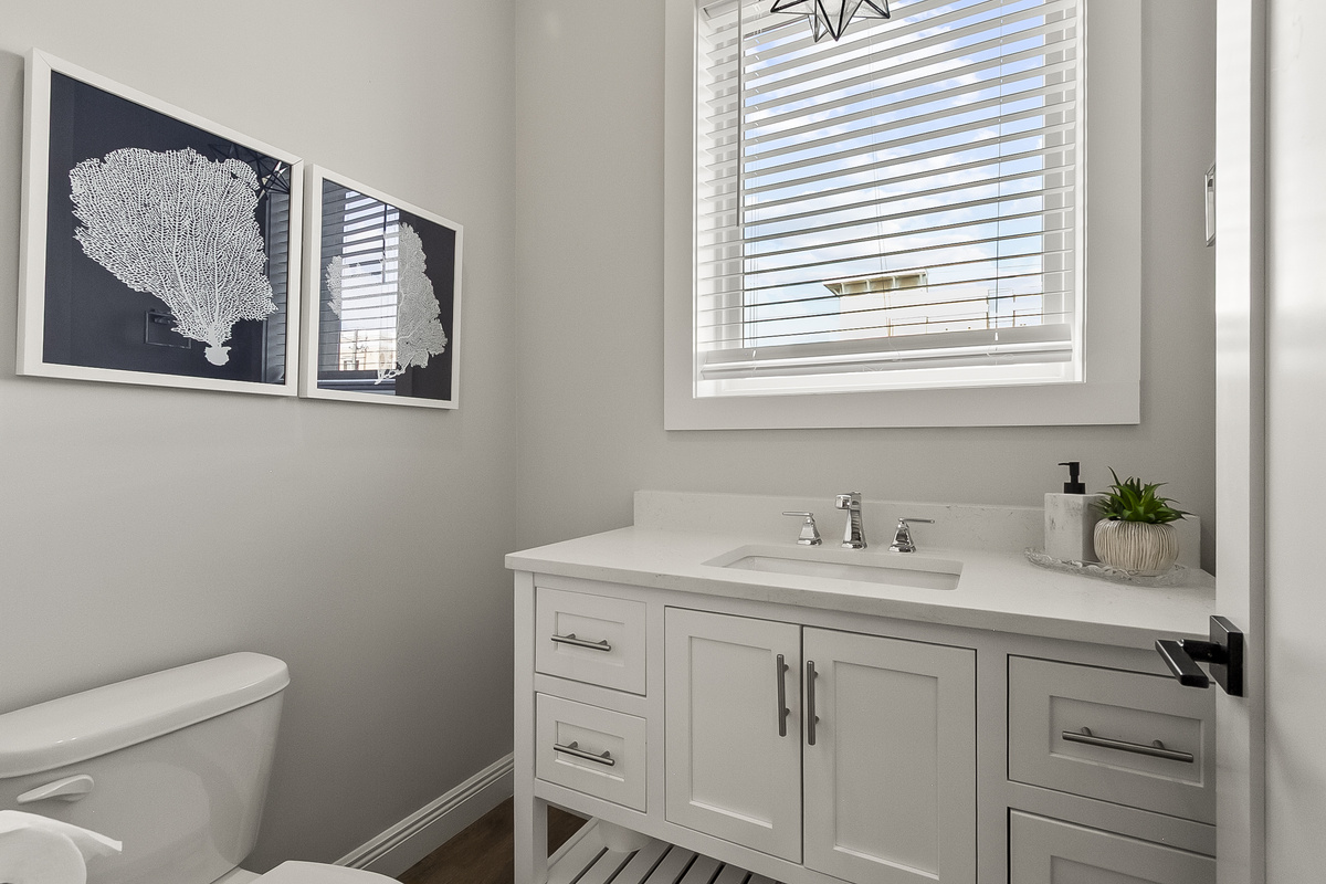 1/2 bath on 2nd floor