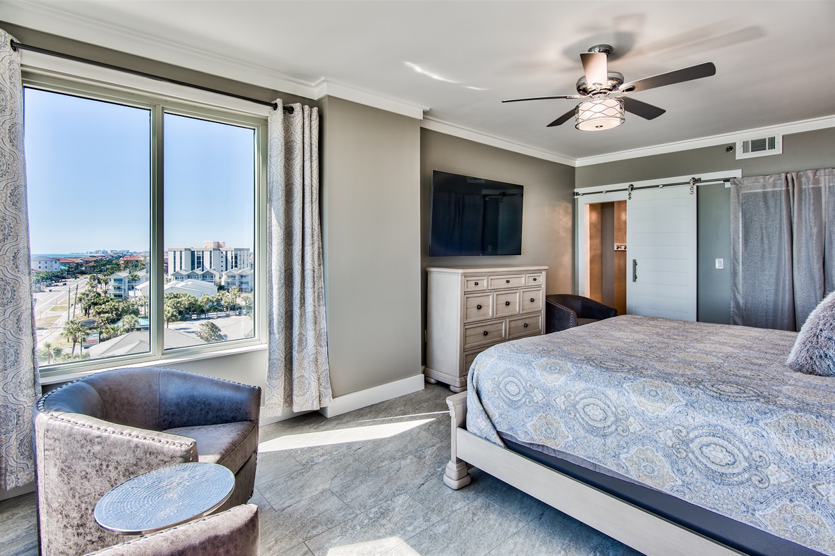 Master Bedroom with en suite bathroom