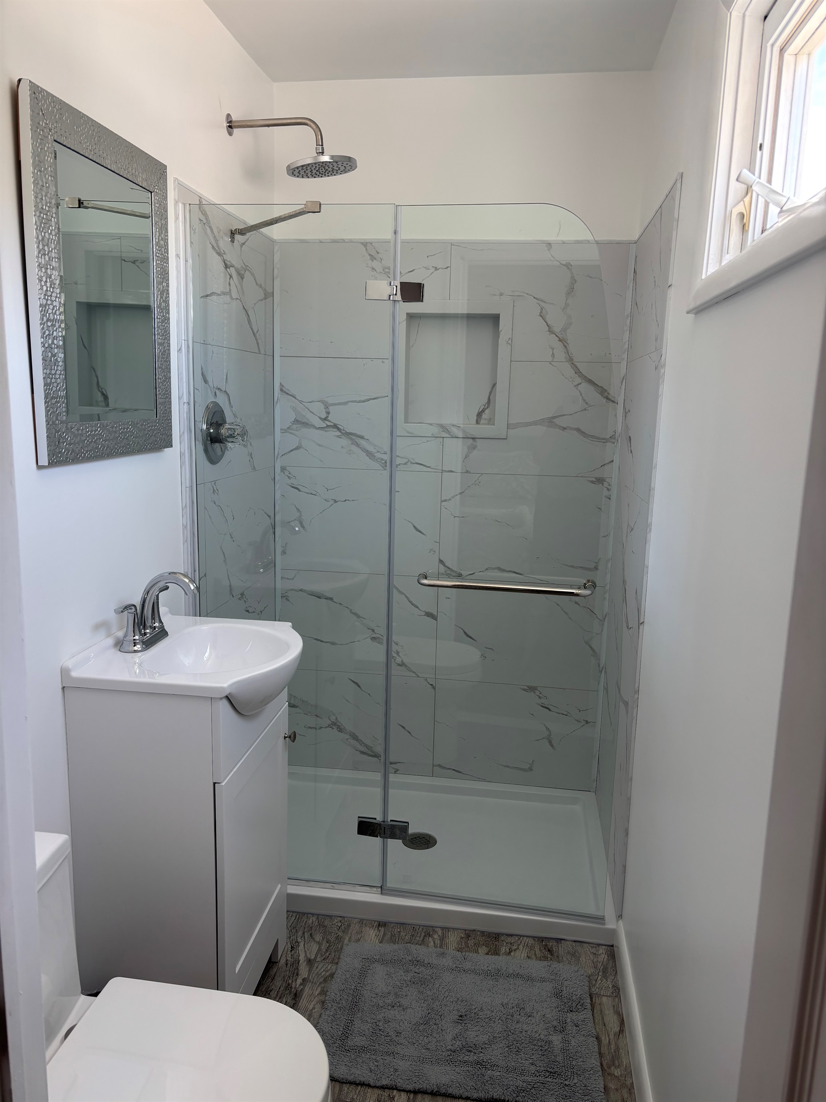 En-suite full bathroom