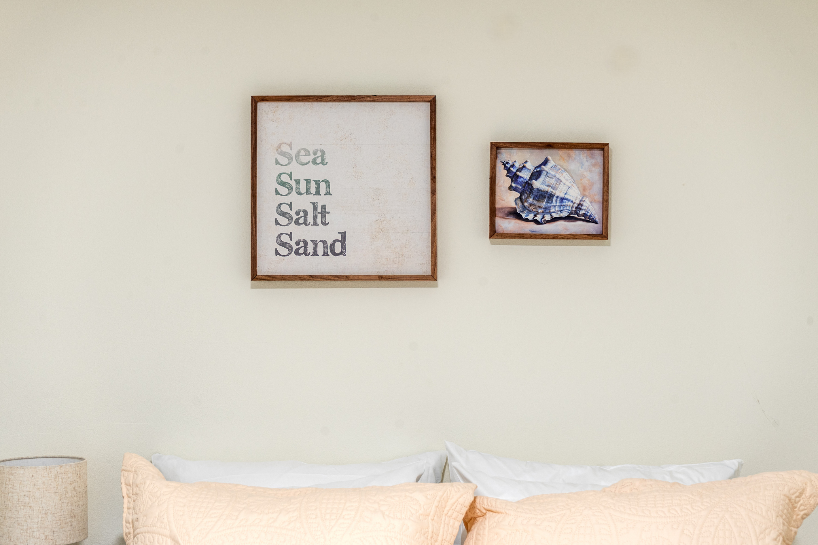 These thoughtful coastal art prints over the full bed serve as a gentle reminder of why you came to the Maine coast. Placed right above the pillows, the clean design details help settle your mind as you rest up for another day by the water.