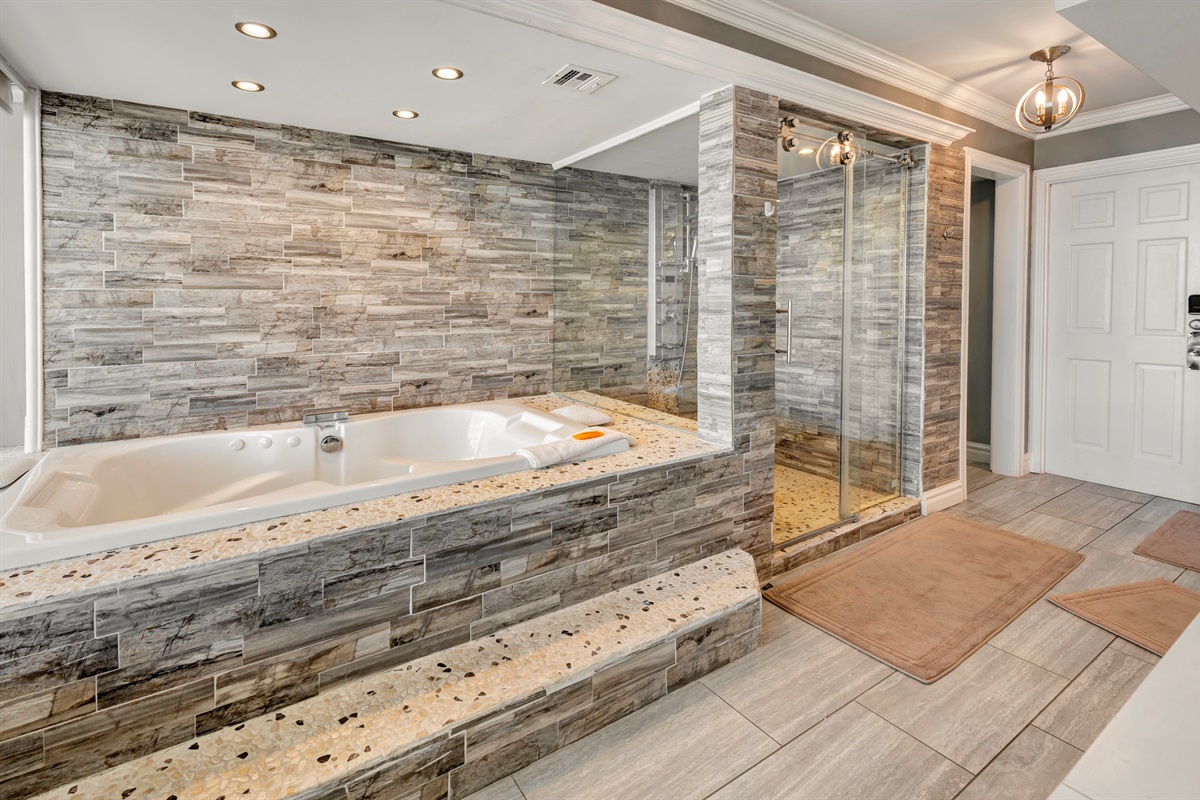 Bathroom with Amazing Views!