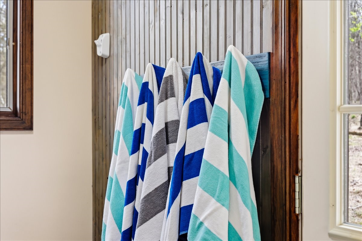 Beach towels are provided! Grab one and head to the community pool, lake or sandy beach just minutes away