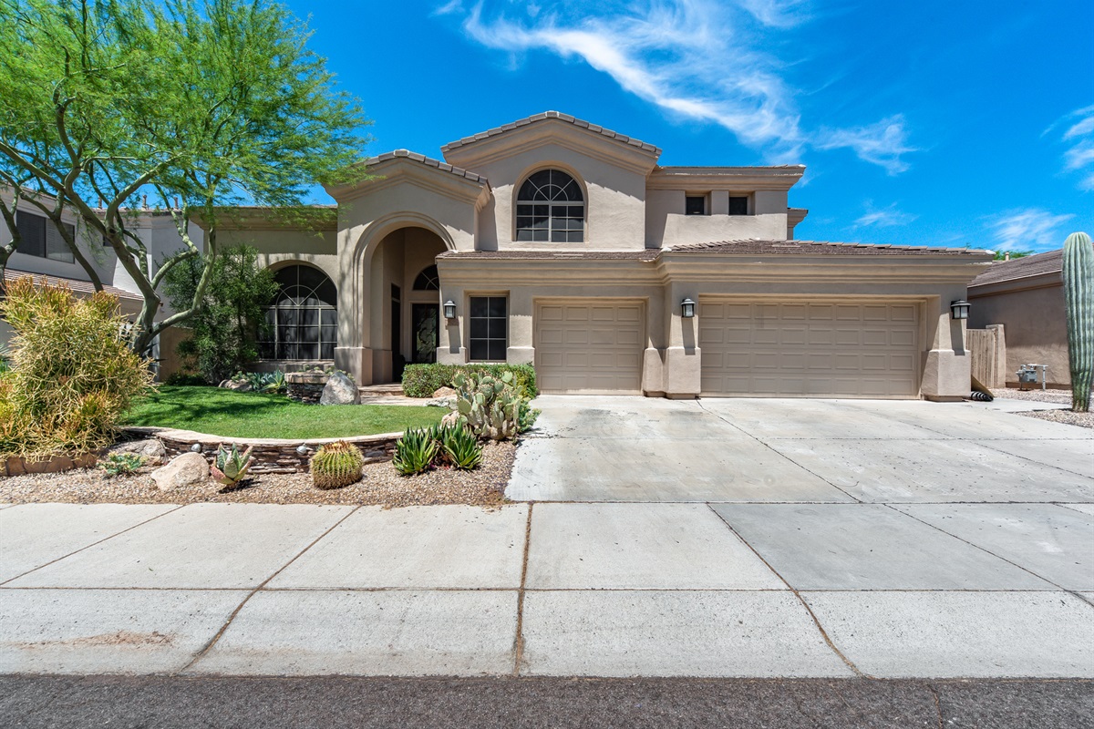 Grayhawk Getaway | 4-Bed Luxury w/ Spa & Pool Heat — Grayhawk Getaway | 4-Bed Luxury w/ Spa & Pool Heat, Scottsdale, Arizona — photo 3