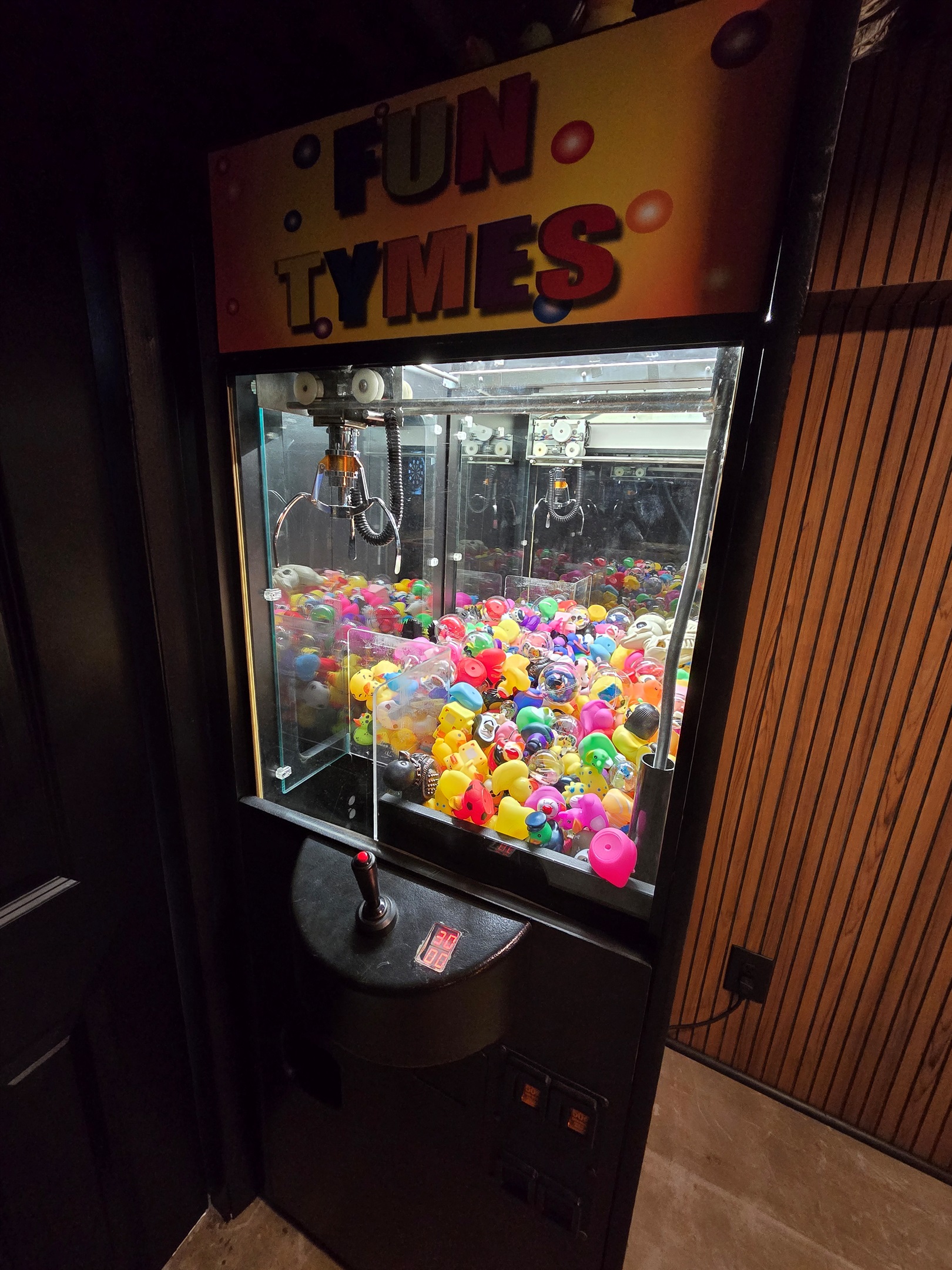 🧸 Nostalgic Fun for All Ages: Take a playful break with our fully stocked "FUN TYMES" claw machine! Filled with colorful prizes, it's a hit with kids and adults alike.