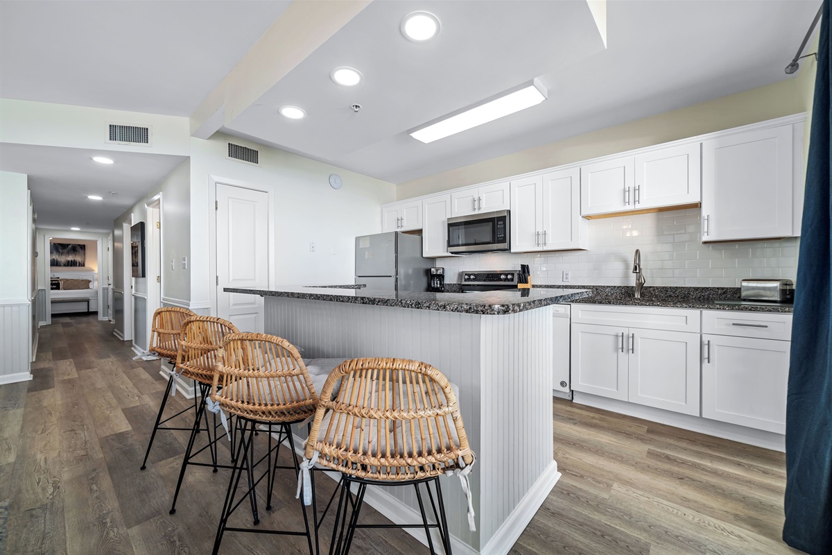 Breakfast bar with 4 stools 
