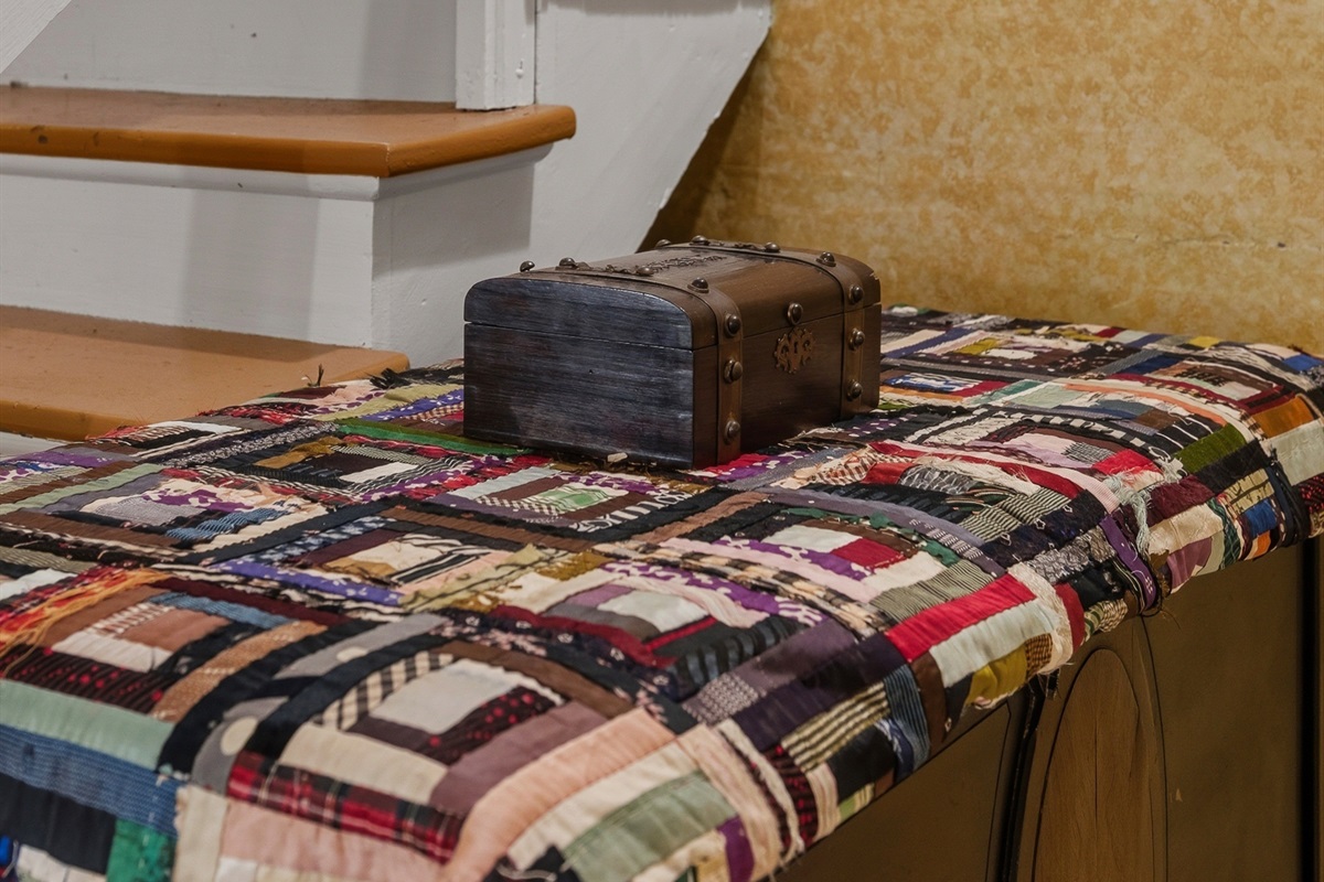 Lake life + a cozy quilt = the best life. 