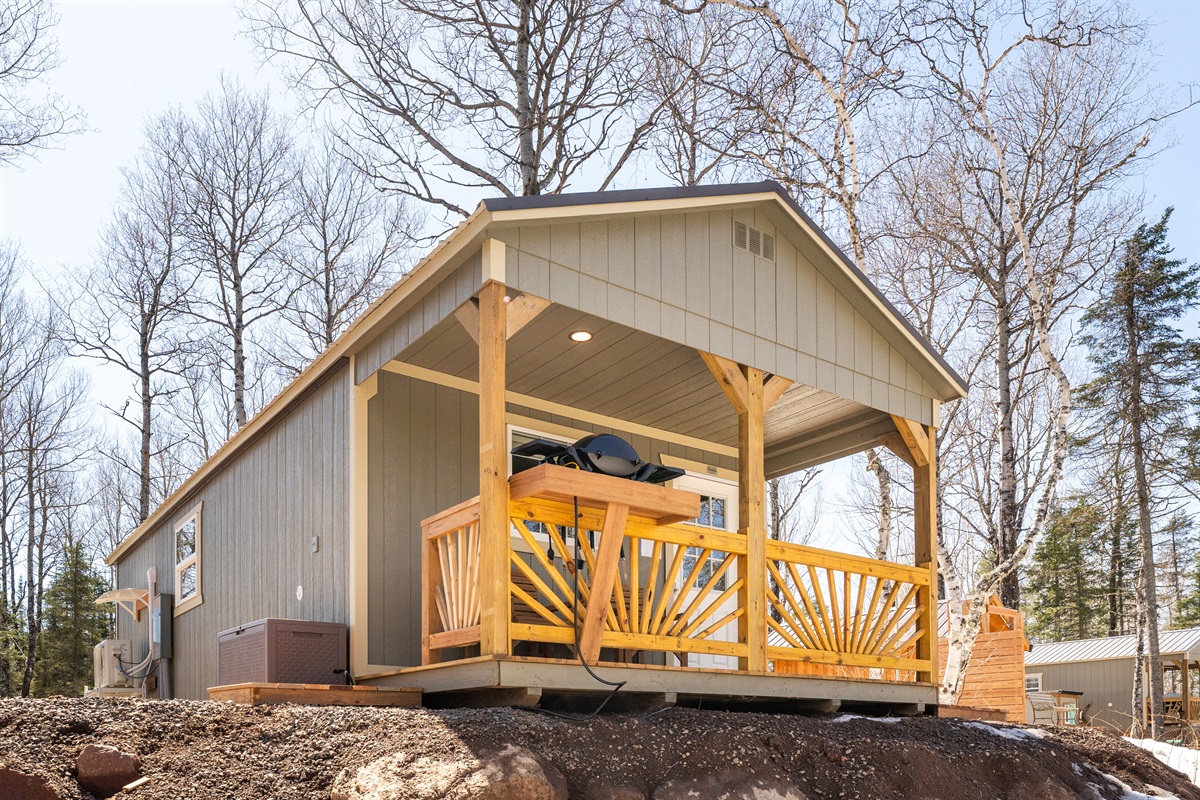 Ridge Cabin - Front porch