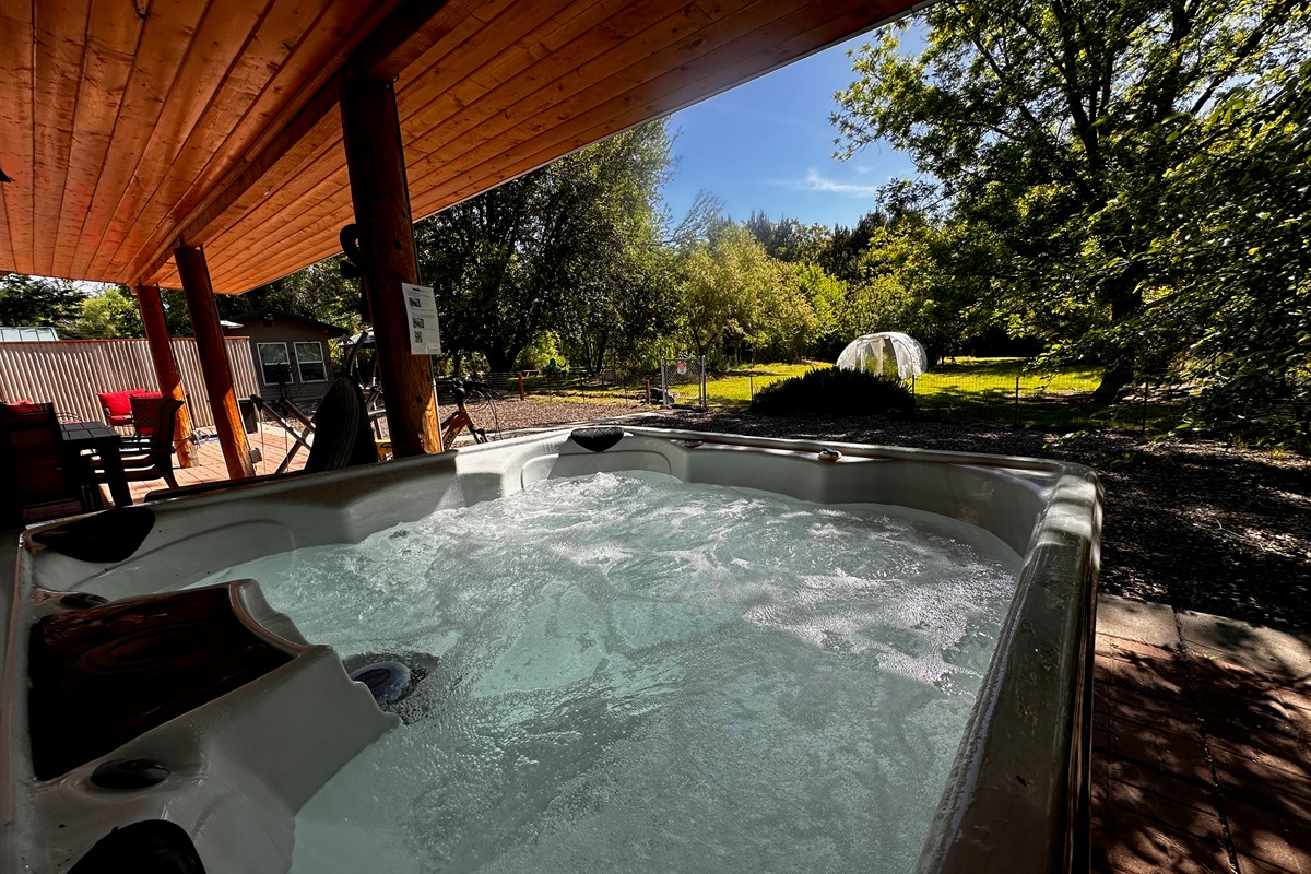 Hot Tub/ Jacuzzi (weekly Cleaning service)