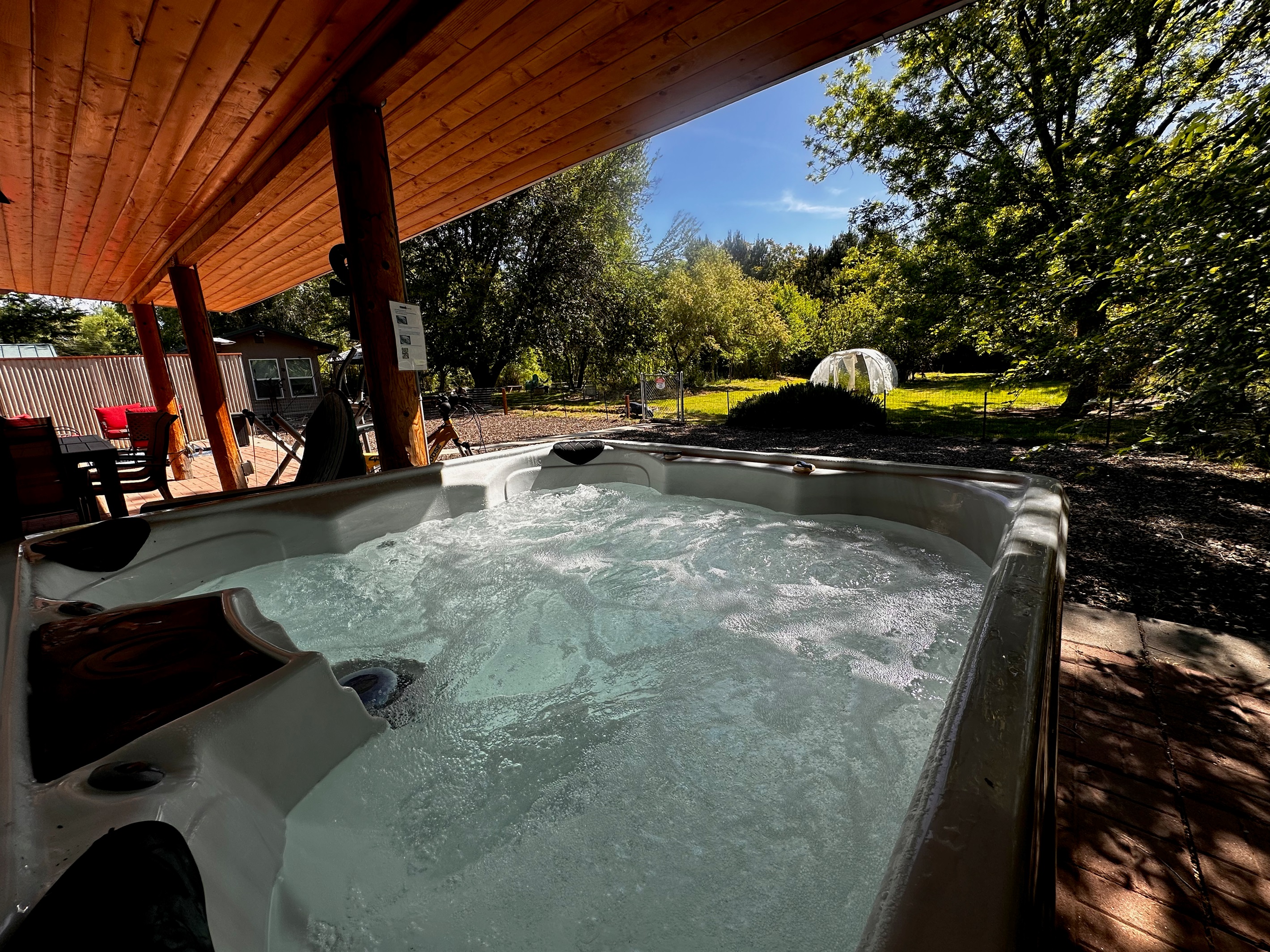 Hot Tub/ Jacuzzi (weekly Cleaning service)