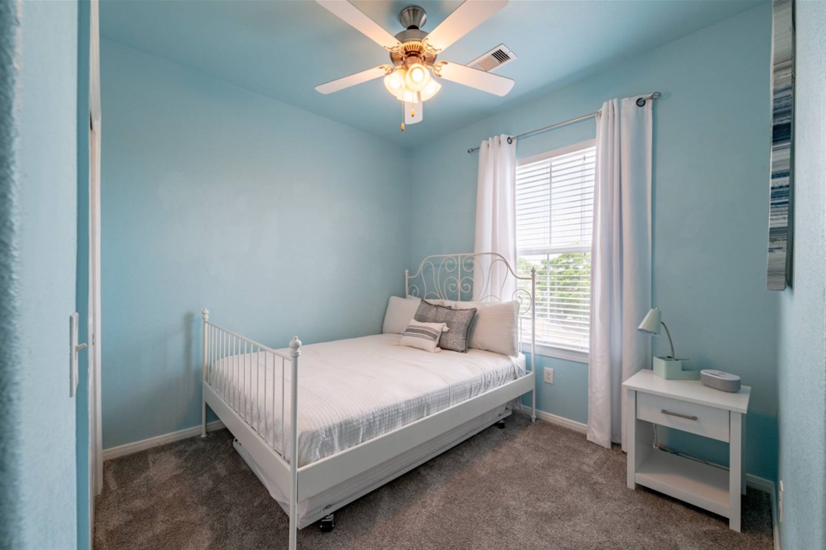 0f7f7515bcd14fcf899a0988c053c6ae Large | Beachhouse | Texas | TX | Vacation Homes | Galveston | Crystal Beach | Kokomo | Breezy Days | Beachfront Elegance | Sunrise Serenity | Southern Sands Property Management, LLC