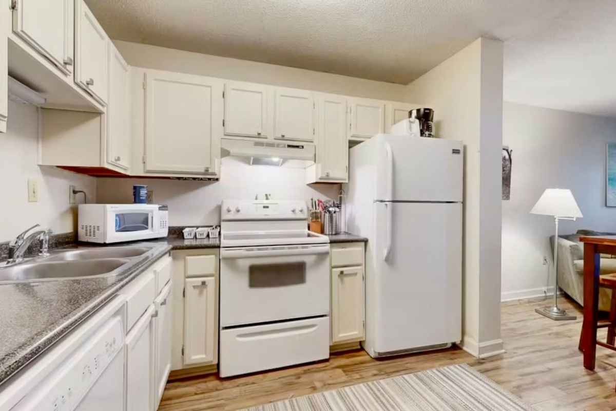 Fully equipped kitchen