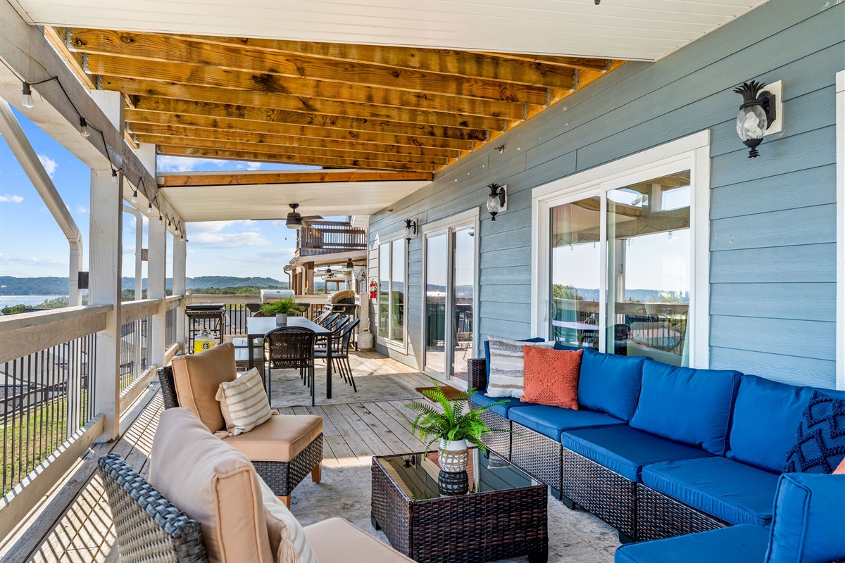 Plenty of seating on the back deck!