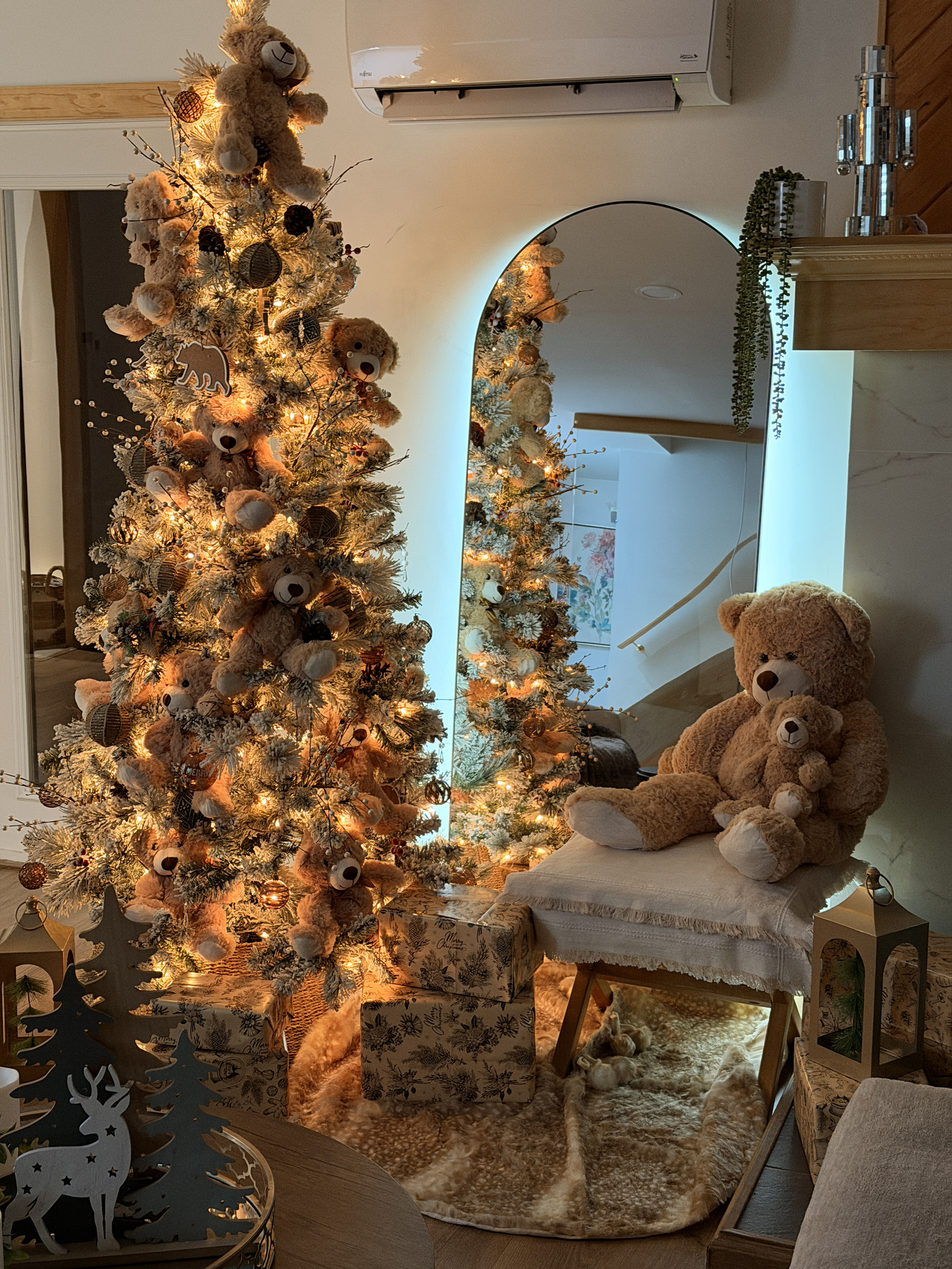 Beautiful Holiday Decore available mid November to mid January.