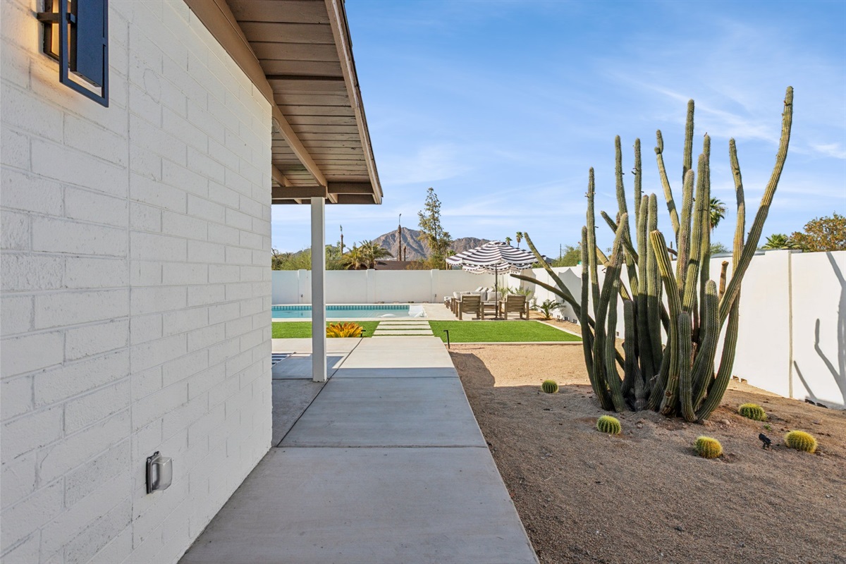 Camelback Casa | 4BR in Scottsdale | Heated Pool & Hot Tub — Casa Camelback | 3BR+Bunkhouse | Heated Pool & Hot Tub, Scottsdale, Arizona — photo 42