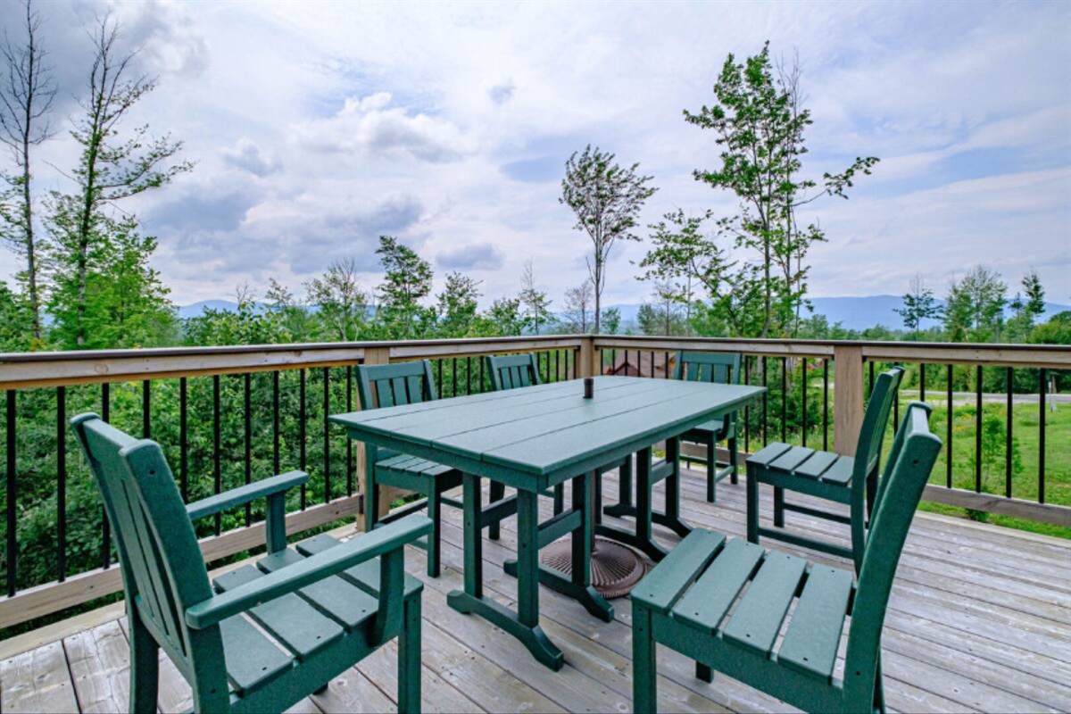 Dine al fresco and enjoy the fresh mountain air.