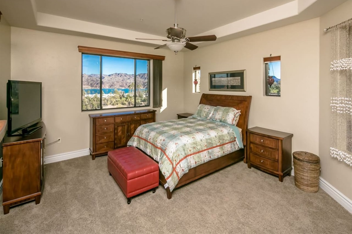 Master Bedroom Queen Bed