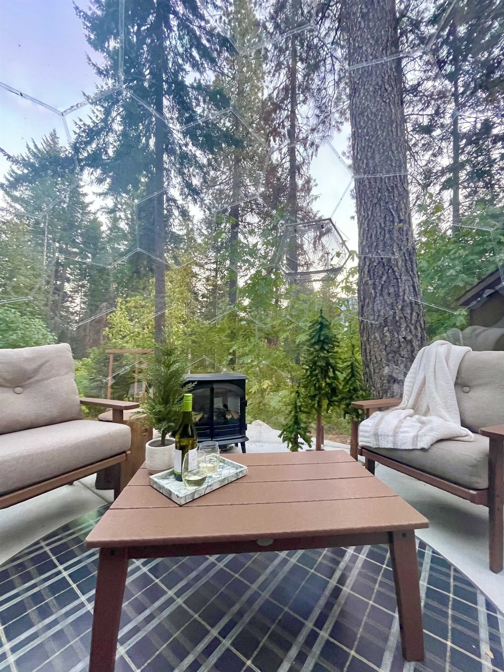 Geo Dome - lounging under the stars, all year round!