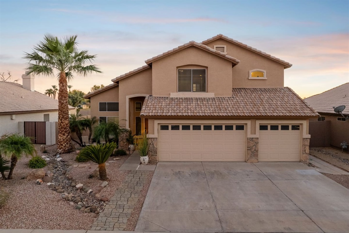 Peoria Home with Heated Pool + Hot Tub — Peoria Home with Heated Pool + Hot Tub, Peoria, Arizona — photo 8