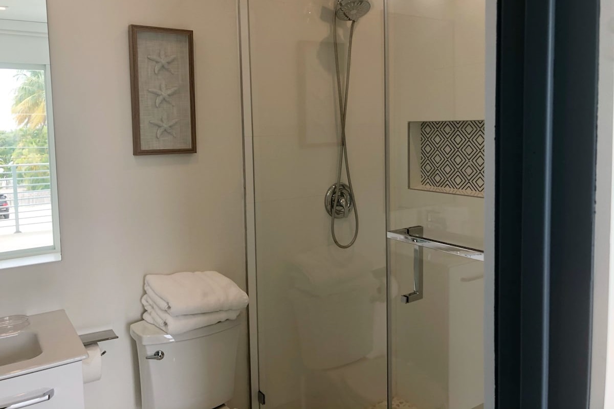 #6~ Full Bath Located Off of Living Room 