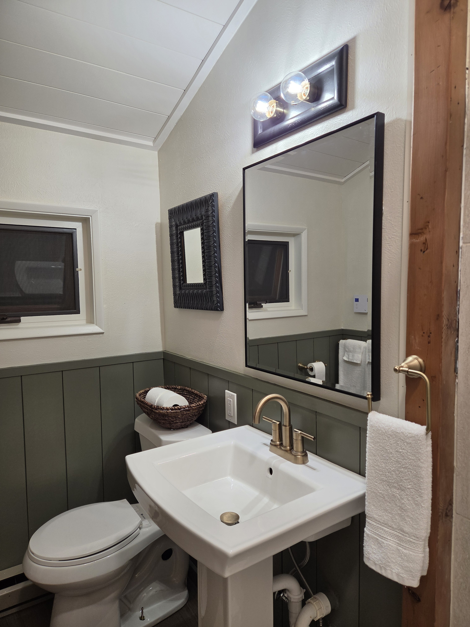 Upstairs Full Bath with Shower