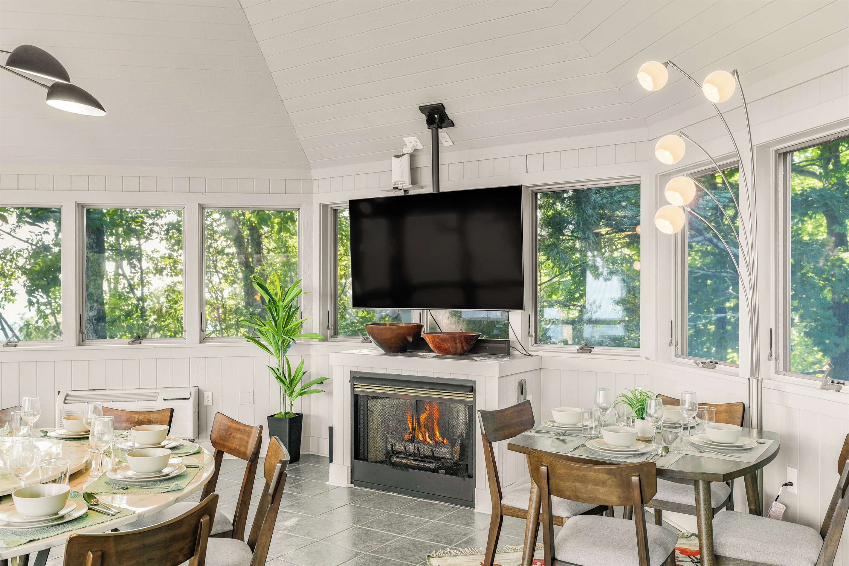 Dining room with seating for 20, glorious views, fireplace, and TV

