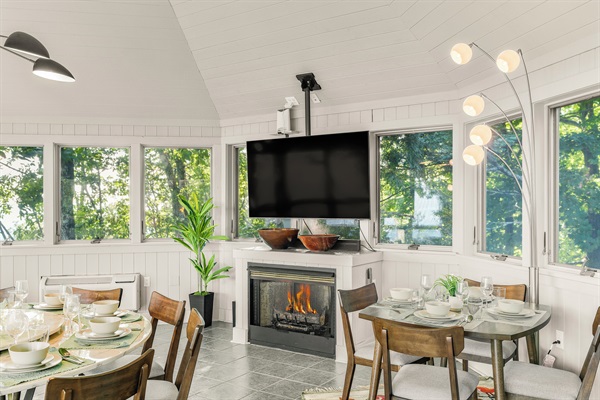 Dining room with seating for 20, glorious views, fireplace, and TV
