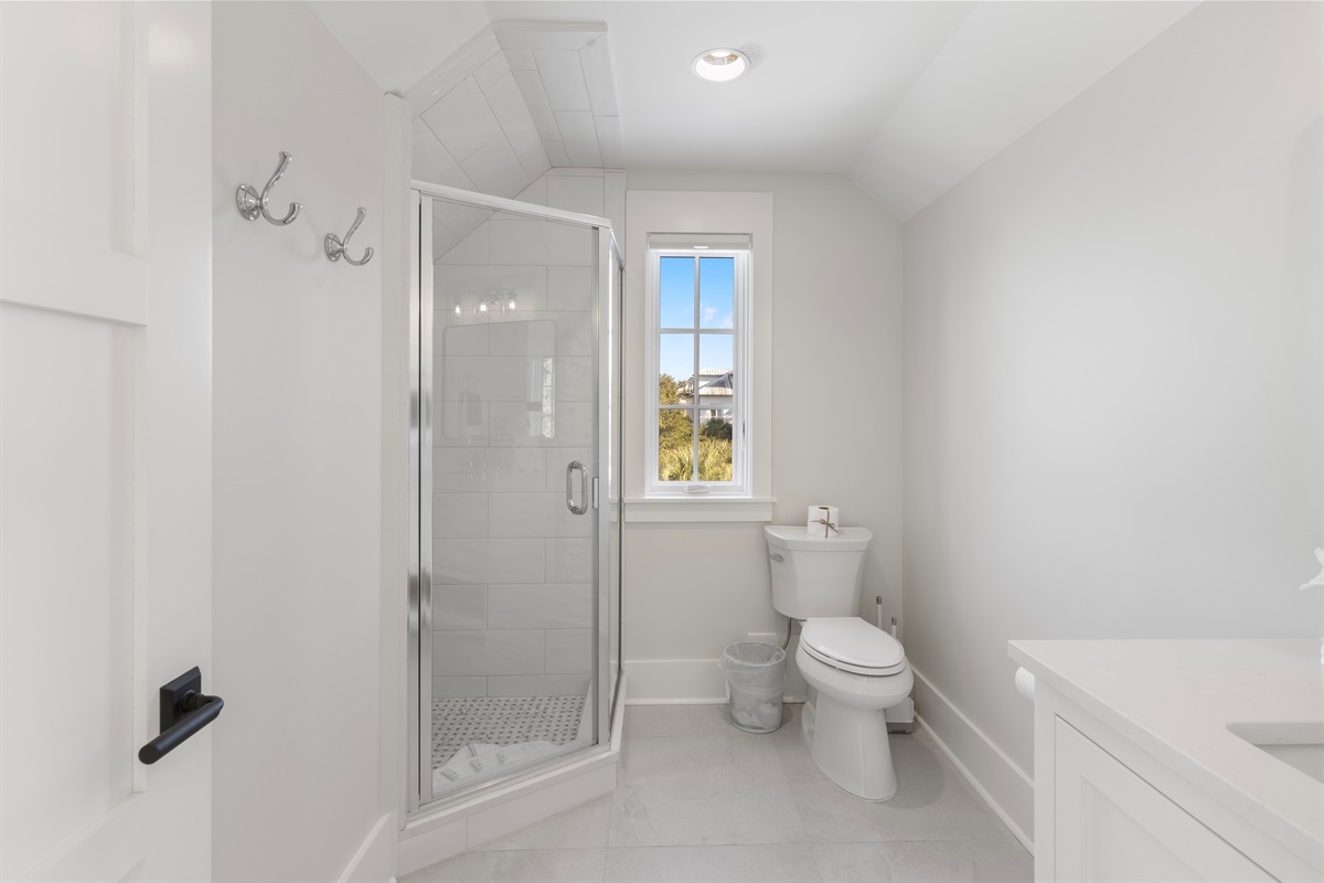 3rd Floor Full Bathroom