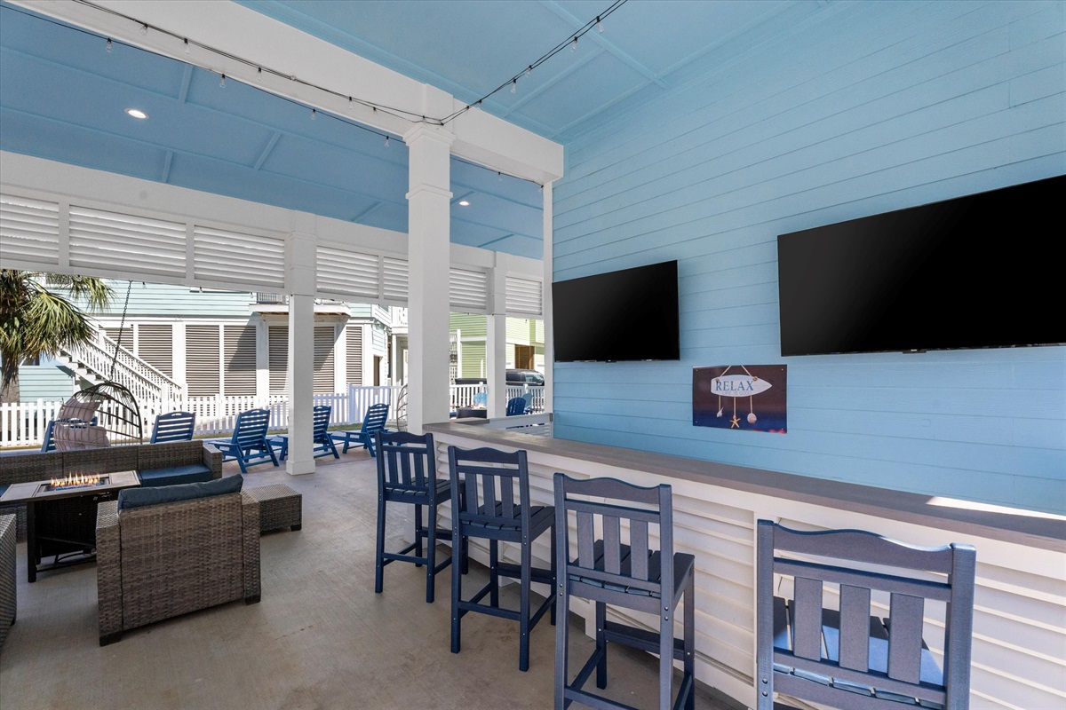 0fbc895bd4414c13899fb79c542c94e7 Large | Beachhouse | Texas | TX | Vacation Homes | Galveston | Crystal Beach | Kokomo | Breezy Days | Beachfront Elegance | Sunrise Serenity | Southern Sands Property Management, LLC