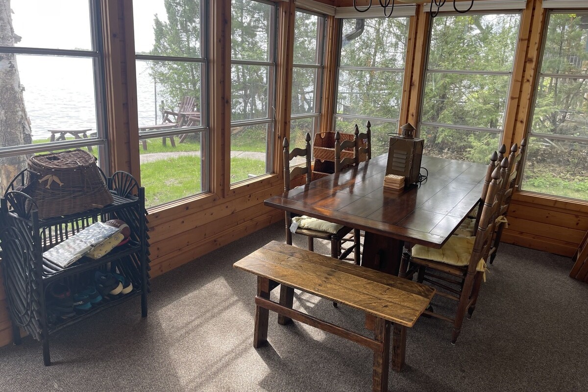 Sunroom dining 