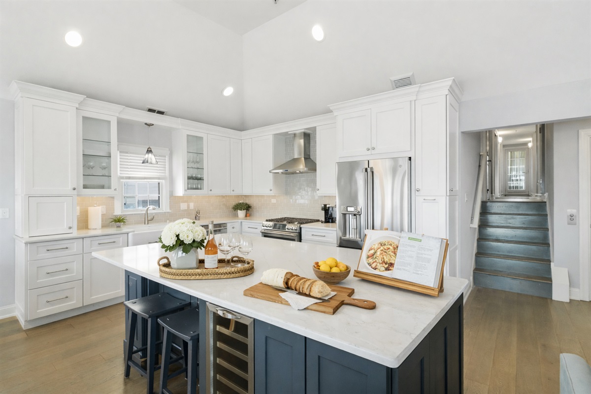 New, Modern Kitchen fully equipped