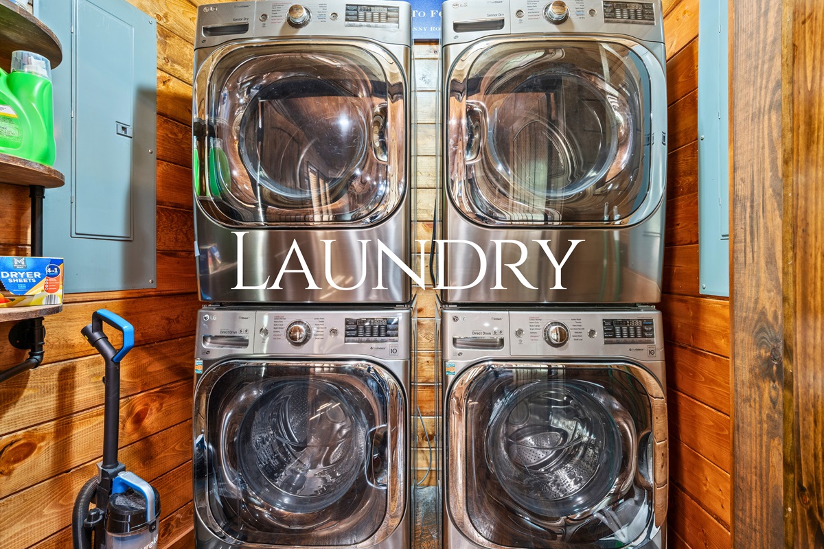 A full laundry area with washer and dryer adds extra convenience, making longer stays or group trips much easier to manage.